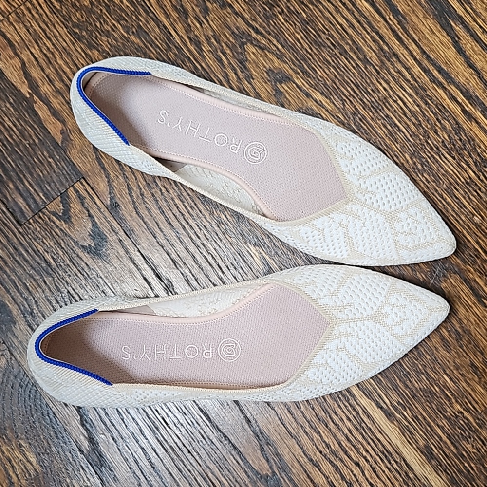 Rothy's Lily Classic Point - like new